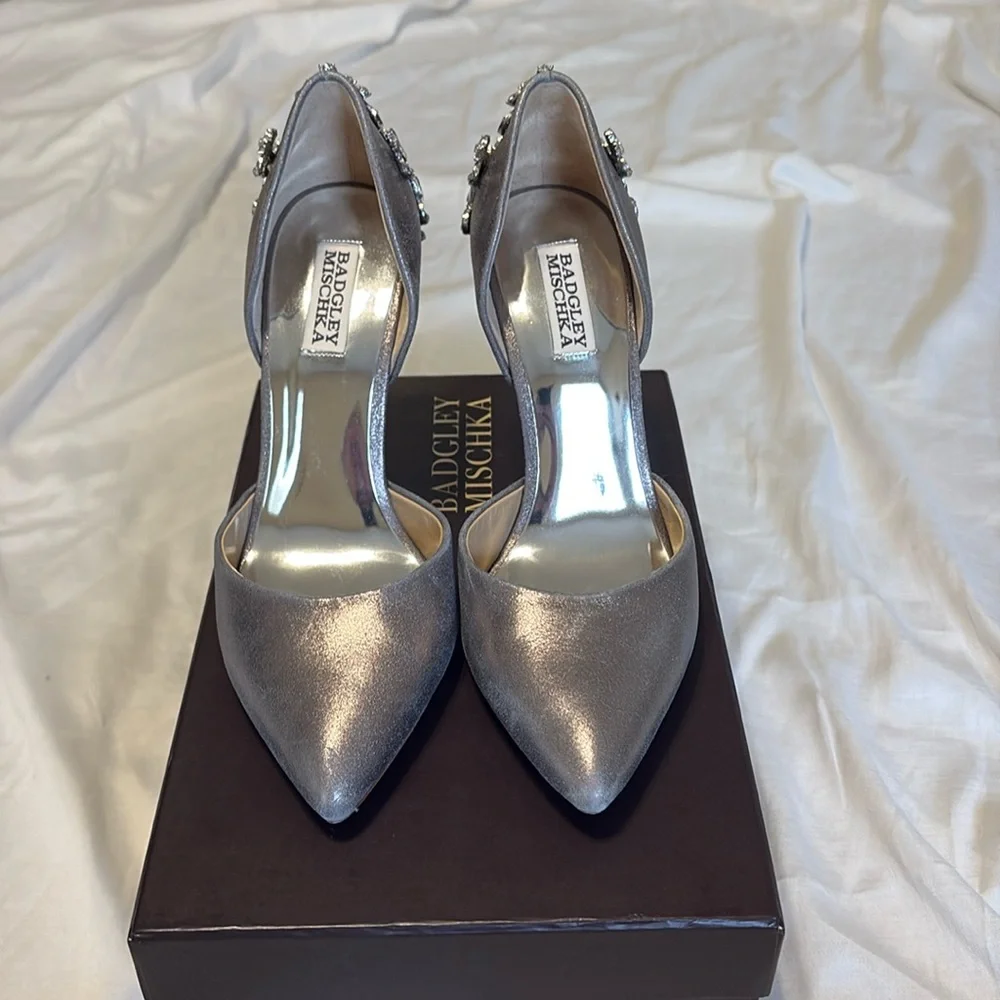 Badgley Mischka Pewter 3 1/2” Heels Karma II Design - Picture 4 of 6